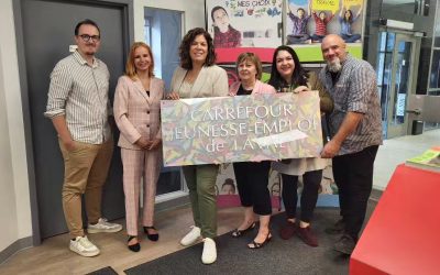 La députée de Vimont-Auteuil visite le Carrefour jeunesse-emploi de Laval en compagnie de la ministre de l’Emploi