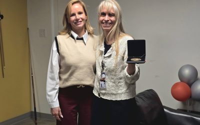 La députée de Vimont honore une bâtisseuse du milieu communautaire