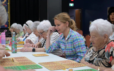 La députée de Vimont participe au dernier bingo de la saison aux Marronniers