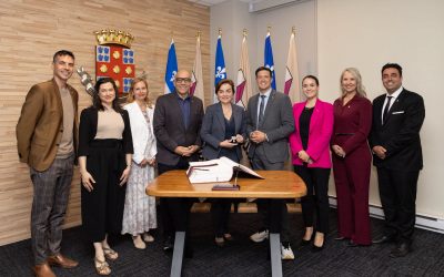 La première ministre Christine Fréchette en visite à Laval pour échanger sur les priorités de la région